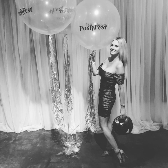 🦋 Poshmark Ambassador Tina Briggs 🦋 - Picture 10 of 17